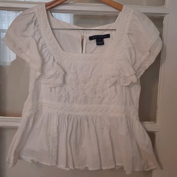 Delicate All-white Ruffled Cotton Top - Picture 4 of 9